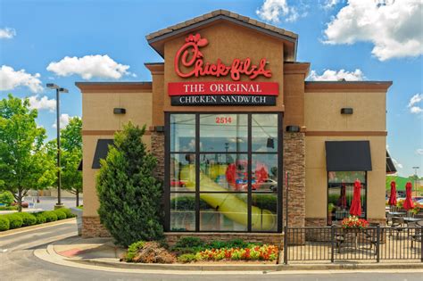 Chick fil a springfield - 901 S National, Plaster Student Union, Springfield, MO 65897 Closed - Opens Monday at 11:00am CDT Chick-fil-A® Menu ... Choose delivery type Sign in with Chick-fil-A One™ to favorite this location Earn points, redeem rewards and reach new tiers with increasing benefits. Access your order history to make quick reorders and edits to existing ...